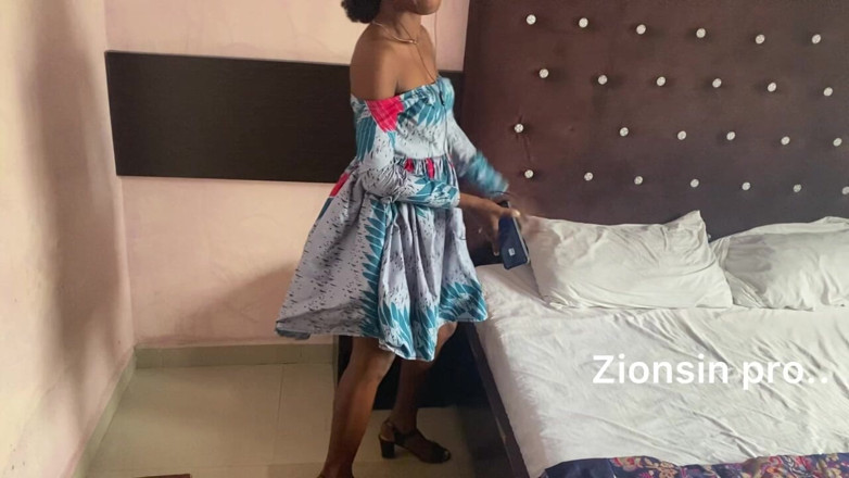 Zion: murzynka striptiz