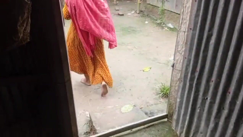 Husband Sent to the Market, a Secret Afternoon with the Neighbor (Desivideo322)