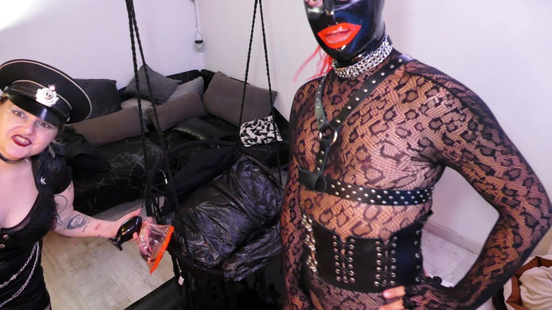 Fetish Bear Productions: Katryn Allenamento Anale N. 3 Con Lady Sofia