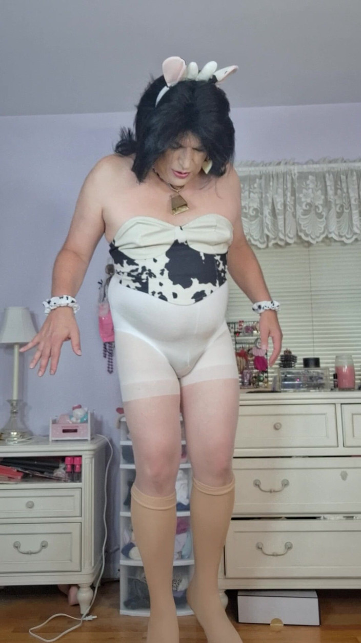 Victoria Lecherri: Showing off My New Hoof Shoes and Getting Ready to...