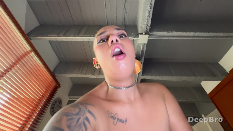 Deep bro: Latina tebal menunggang zakar saya dengan keras dengan liar melantun,...
