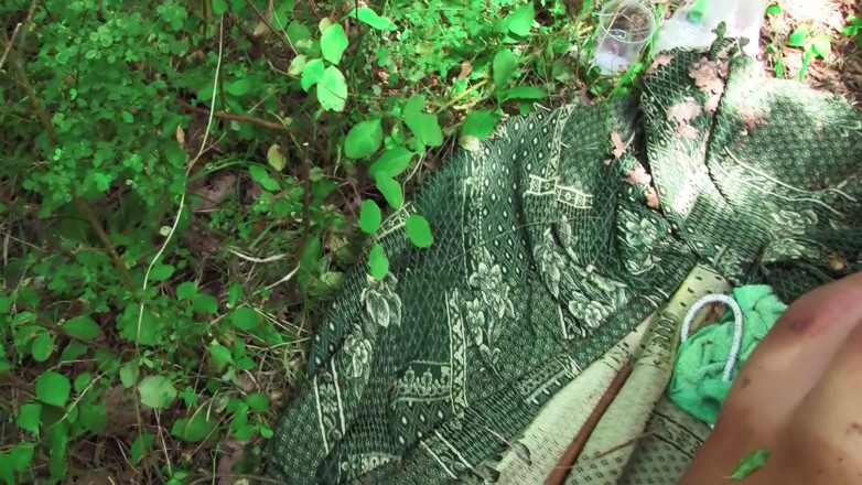 Fetish Bear : Male Mode: Giovane Sadico Frusta Un Vecchio Porco Legato Nel Bosco.