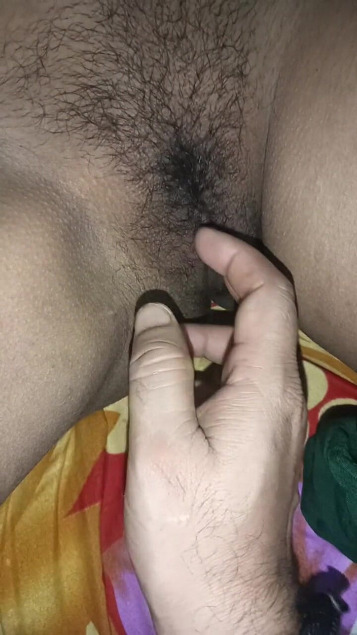 pooja99999: Madrasta - massagem na buceta