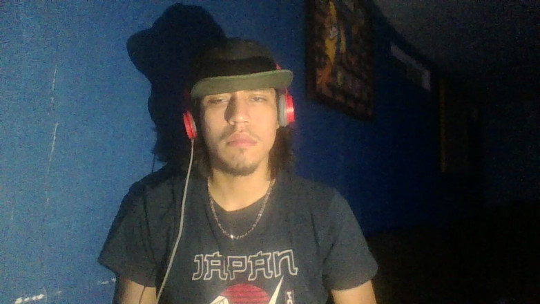 AlexAlejandro13: Berada Di Web Cam