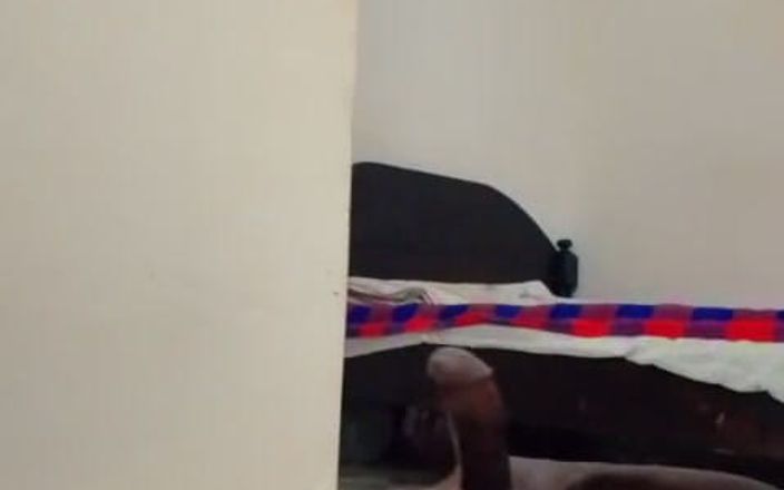 Bahati: 热辣的辣妹加上一根大鸡巴炫耀