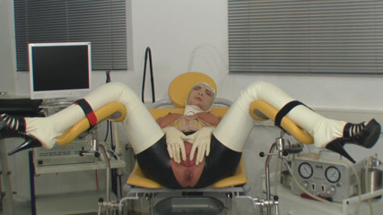 Rubber & Clinic Studio - 1ATOYS: Mengepam vakum dalam getah