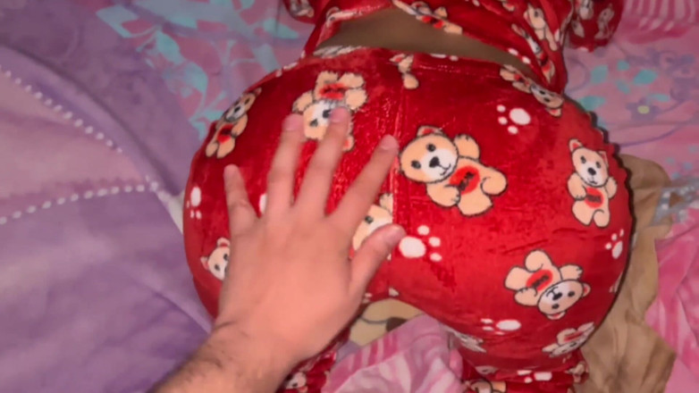 MorritasMX: La nipote di mia moglie aspettava a letto! Casereccio