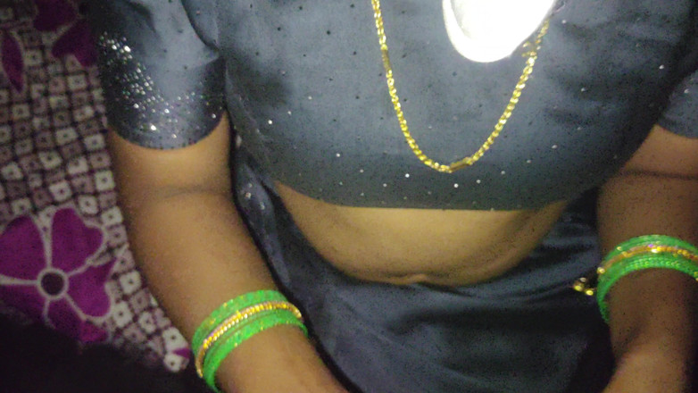 Lovely Dipti: 印度性感人妻和男友的热辣阴户啪