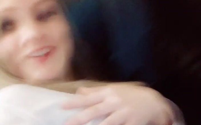 Miasincler: Si necesitas una almohada puedes descansar en mi! ¿Quieres estar conmigo?