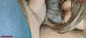 Kapsims: Nevlastní bratr a nevlastní švagr ji ošukali sluchátkami pro sex v...