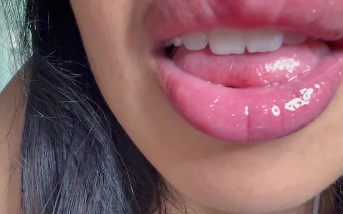 Asmr_mouth: Giganta toma a este pequeño hombre en su boca