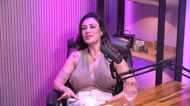 California TV: Milf gostosa e suas fantasias