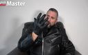 English Leather Master: Adoră mănușile stăpânului din piele