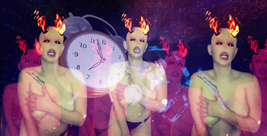 Goddess Misha Goldy: Noc je nejlepší čas na oslabení vaší obrany. Takže přicházím, abych...