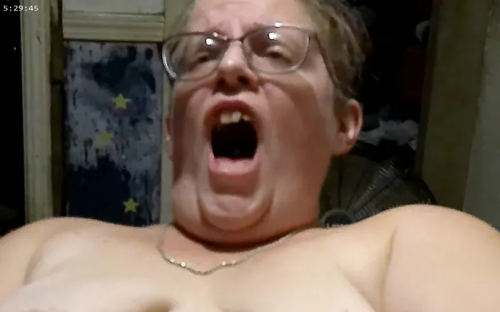 FluffyBeeChan: Masturbation set! I hope you enjoy it.