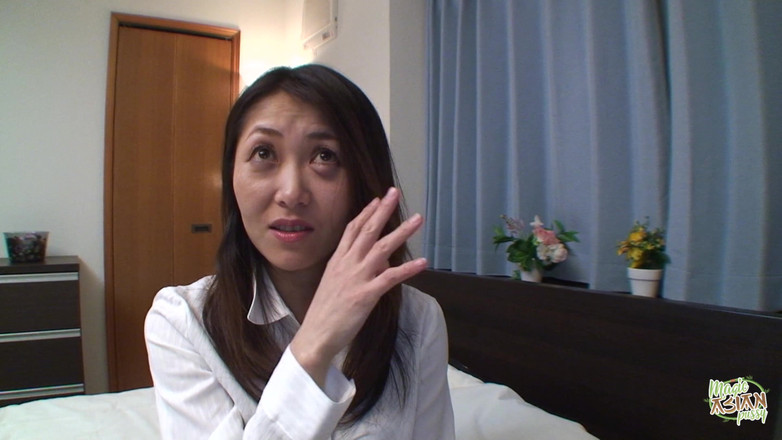 Magic Asian Pussy: Ini menusukkan penis yang dia inginkan ke dalamnya dan mengendarainya...