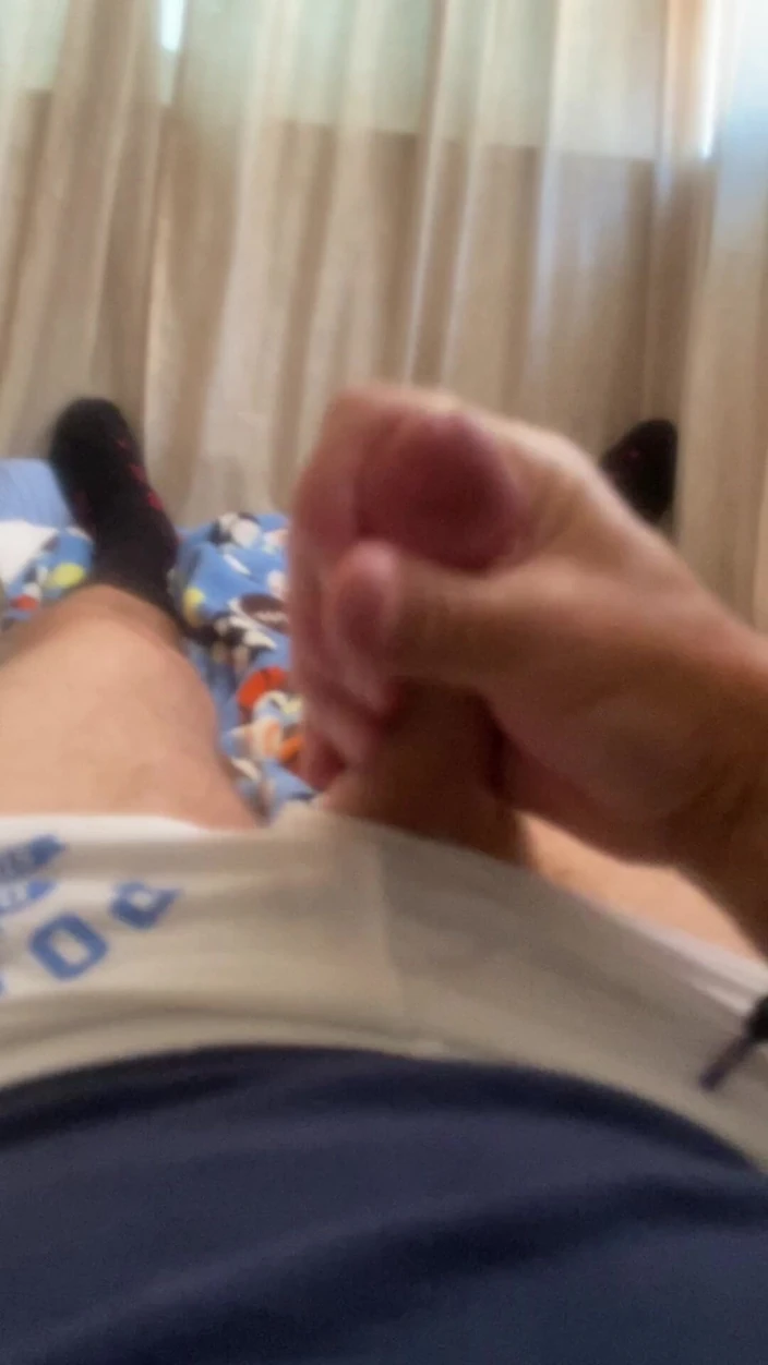 JockDad87: Jockdad87 gebruikt zijn seksspeeltjes om een hete lading te schieten