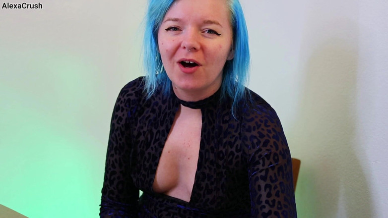 AlexaCrush: रात के खाने की मेज पर डरपोक हाथों से चुदाई