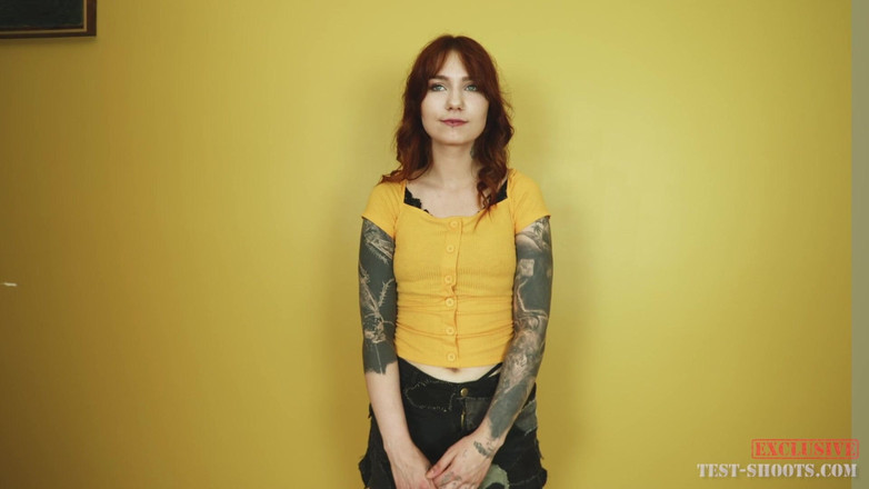 Test-Shoots: Cherr Tetovaná teenagerka v nahém video castingu