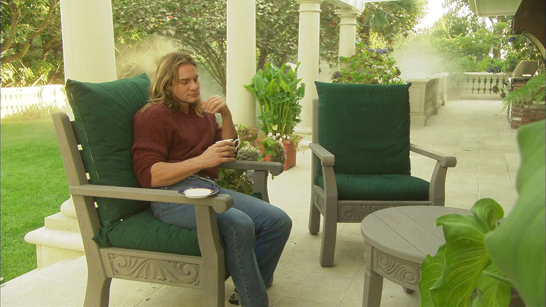 Girl on Girl: 可爱的女同性恋娃娃在特写拍摄中色情自慰