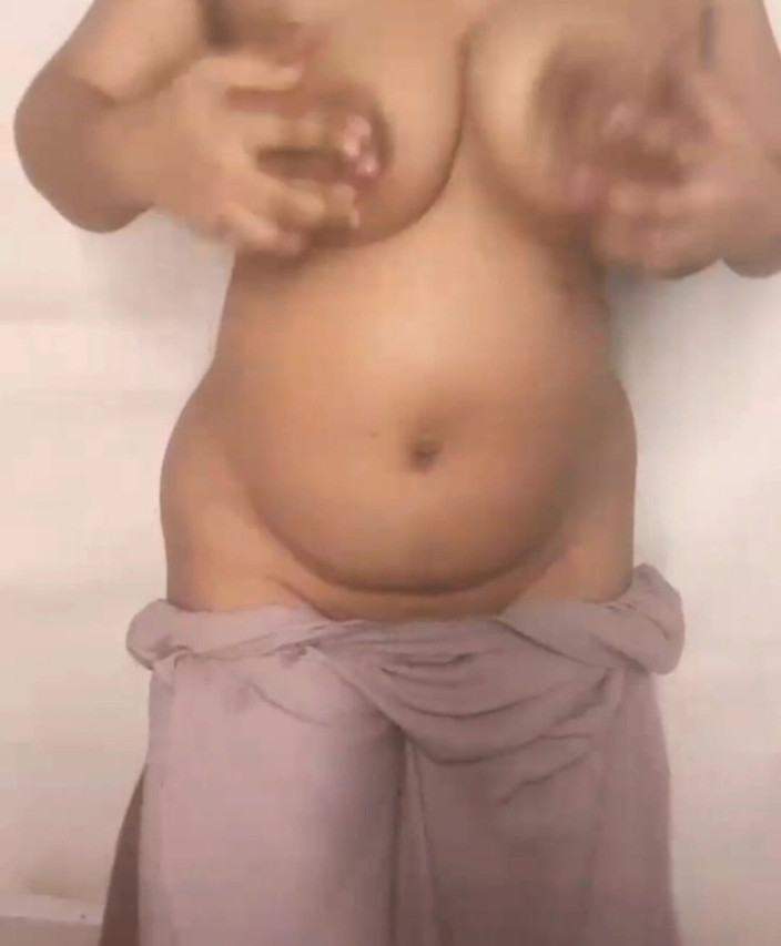 Jesmin18: La sexy bengalese scopa con l'amante