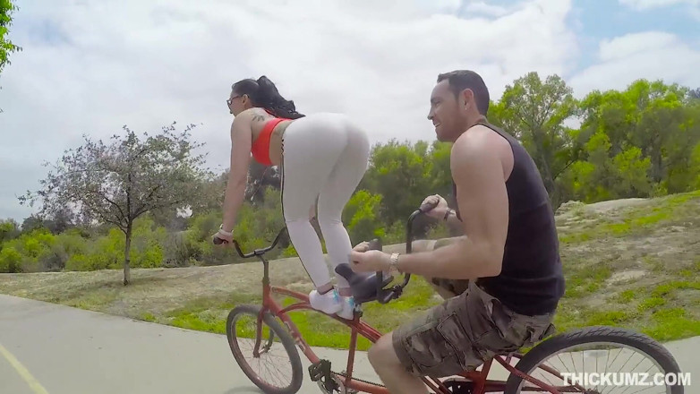 Team Skeet: Thickumz - Outdoor jacuzzi sex with booty hottie