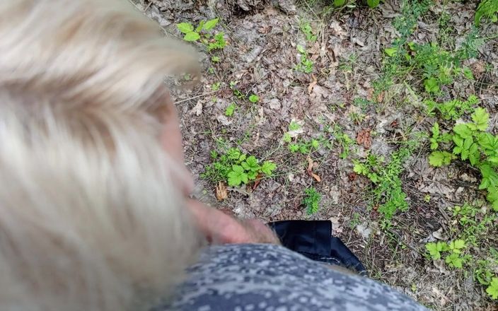 Zona901: Schwiegermutter lutscht meinen schwanz in einem park und schluckt heißes...