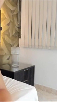 Abang tiri mengongkek saya dengan zakar awak di dalam mulut saya sehingga saya