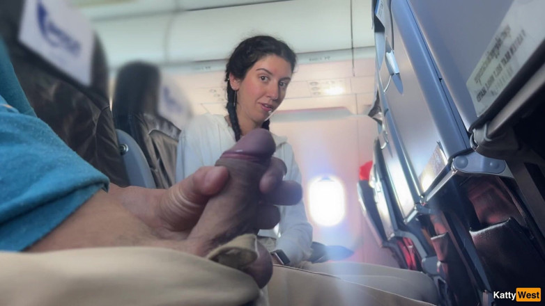 Katty West: Une bite en public s’exhibe dans un avion - une fille...