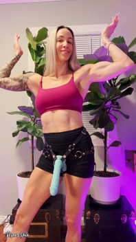 Strap-on Muscle Domme Flexes Her Biceps and Takes Control with Mars Solo and Her Big Dick