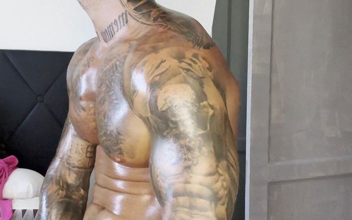 BoyGym: Büyük yaraklı hunk kaslı!!
