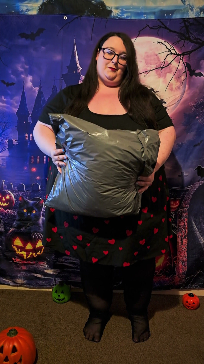 SSBBWLadyBrads: SSBBW Tight and Curvy Dress Haul Oct 2026 Part 1