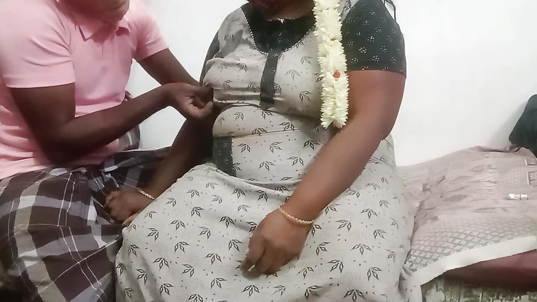 Santhi89: Tamil Young House Wife Very Nice Voice Big Natural Nipples...
