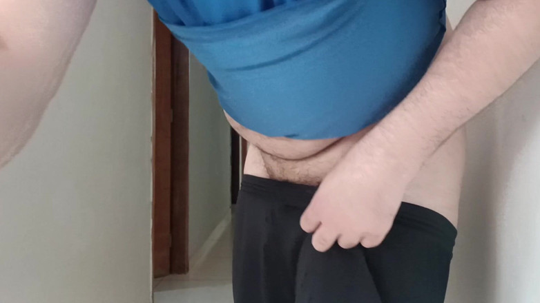 amateurbrazilian: Ho abbassato i pantaloncini per non pagare la bolletta