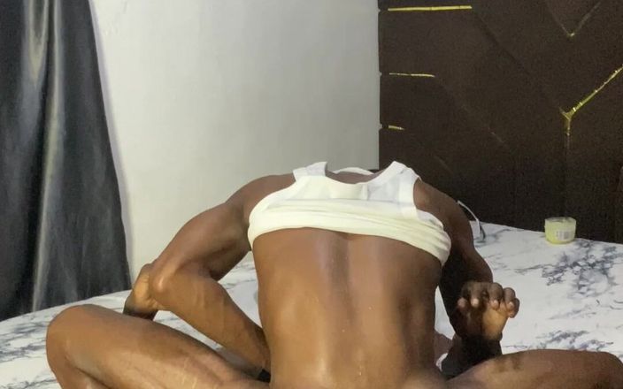 YungthugM: Đụ cái mông gợi cảm đó twink