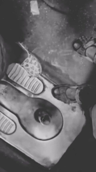 Rishi: Levei minha colega de viagem Bhabhi, que conheci durante minha...