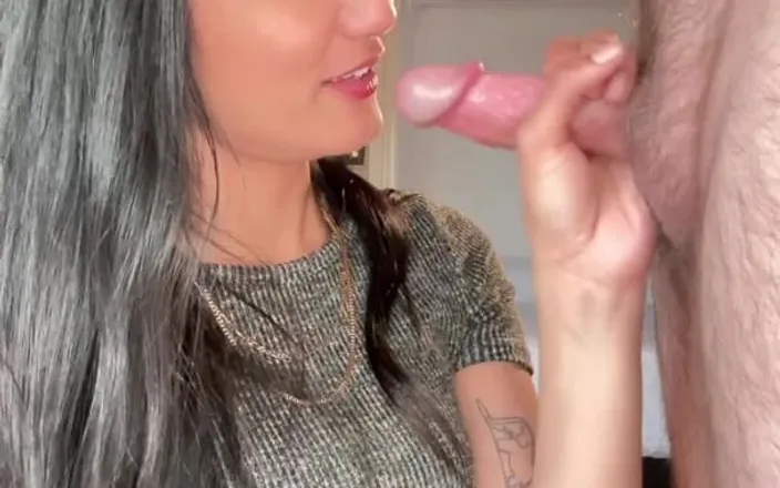 Viva Athena: Fucks the Amazon Driver