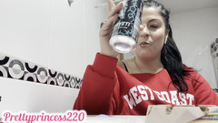 Panfil corina: 얼굴에 담배 피우고