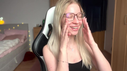 Goddess_Bella_Rae: Cum să fii un adevărat sclav cu dispozitiv de castitate,...