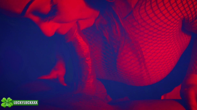 Lucky Luck XXX: Lycklig tjej Sophia Rose - Rött ljus Special Fantastisk POV avsugning