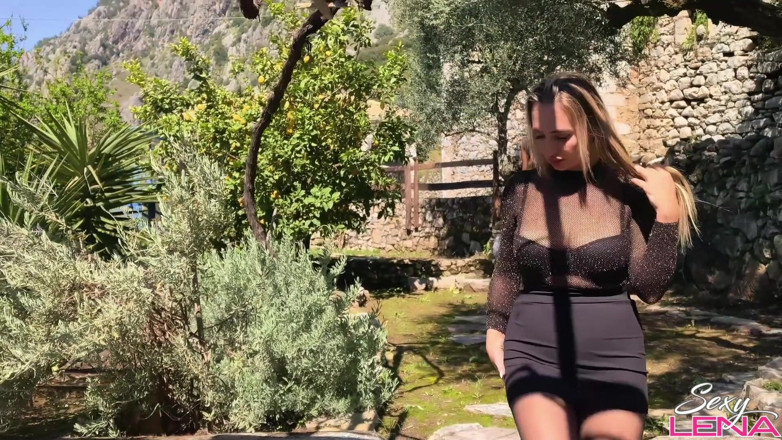 Goddess Lena: Verführerische nylonfüße necken