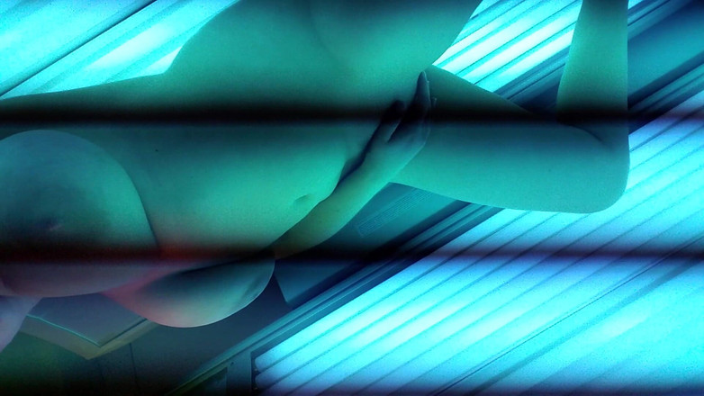 Annabelle Rogers: Keseronokan katil nakal berjemur!