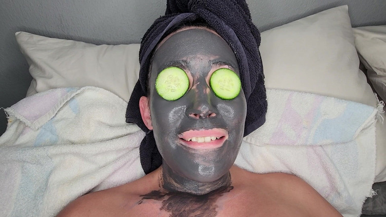 domslutfucker: गोल-मटोल खिताब वाली रंडी लाड़ प्यार कर रही है, एक ही समय में खुद को खुश कर रही है