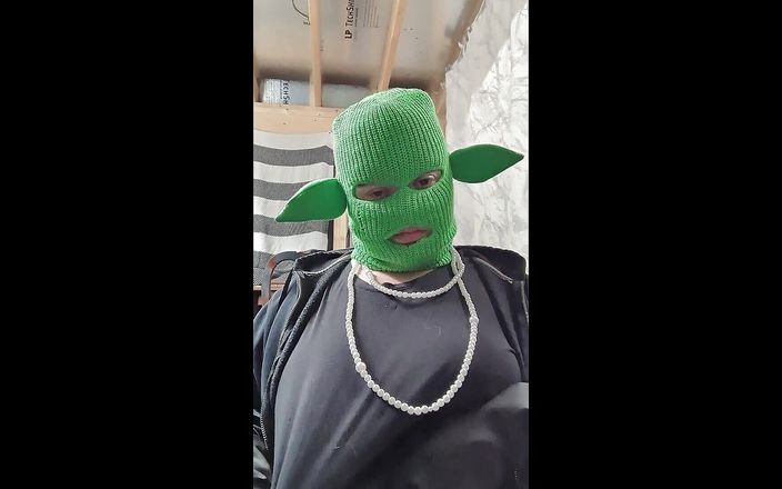 GBLNMMMY: Tante semok dengan masker lagi asik muncrat pakai sarung tangan