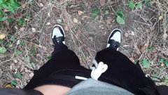 Lesbian-candys: Lesbian berisiko melancap di dalam hutan
