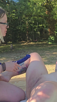 Het lesbisk duett med Maureen: strap-ons, dubbeldildo och enorm sprutning