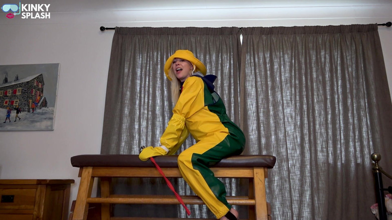 UKCuteGirl: 愛人に乗れ:PVCポニーボーイJOI&amp;からかい