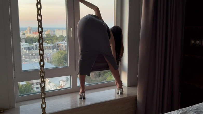 Skinny_lady69: Göttin dehnt in high heels - langer rock - beine - Flexibilitätsanzeige