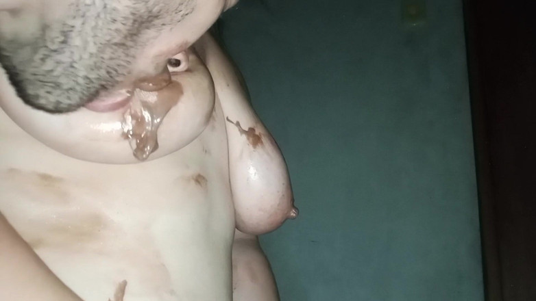 Kriztalyaram: Mi Esposo Chupa Mis Grandes Pechos Naturales Llenos De Chocolate...