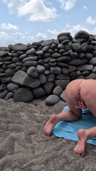 Outdoor-doggystyle-masturbation Am Strand